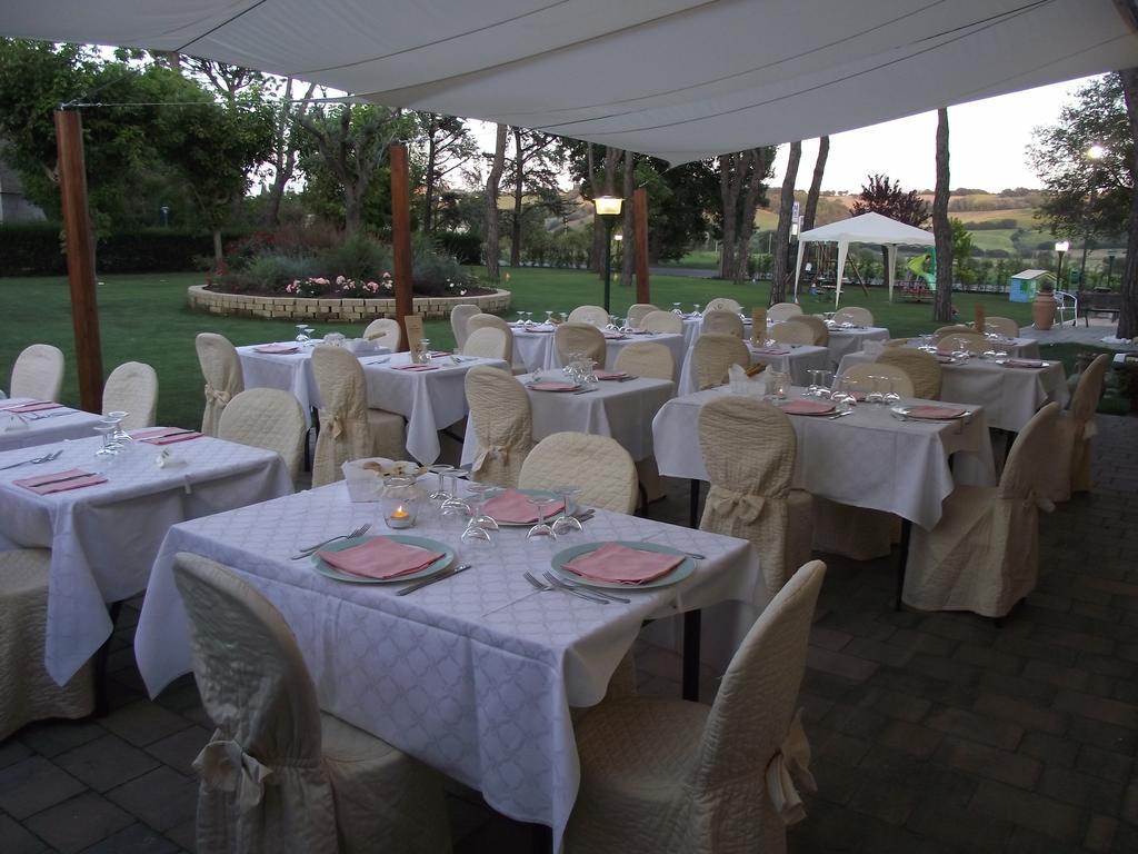 Monte Porzio Hotel Ausonia מראה חיצוני תמונה