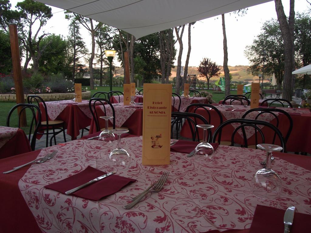 Monte Porzio Hotel Ausonia מראה חיצוני תמונה