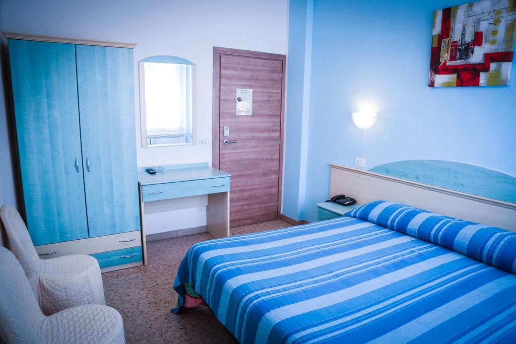 Monte Porzio Hotel Ausonia מראה חיצוני תמונה