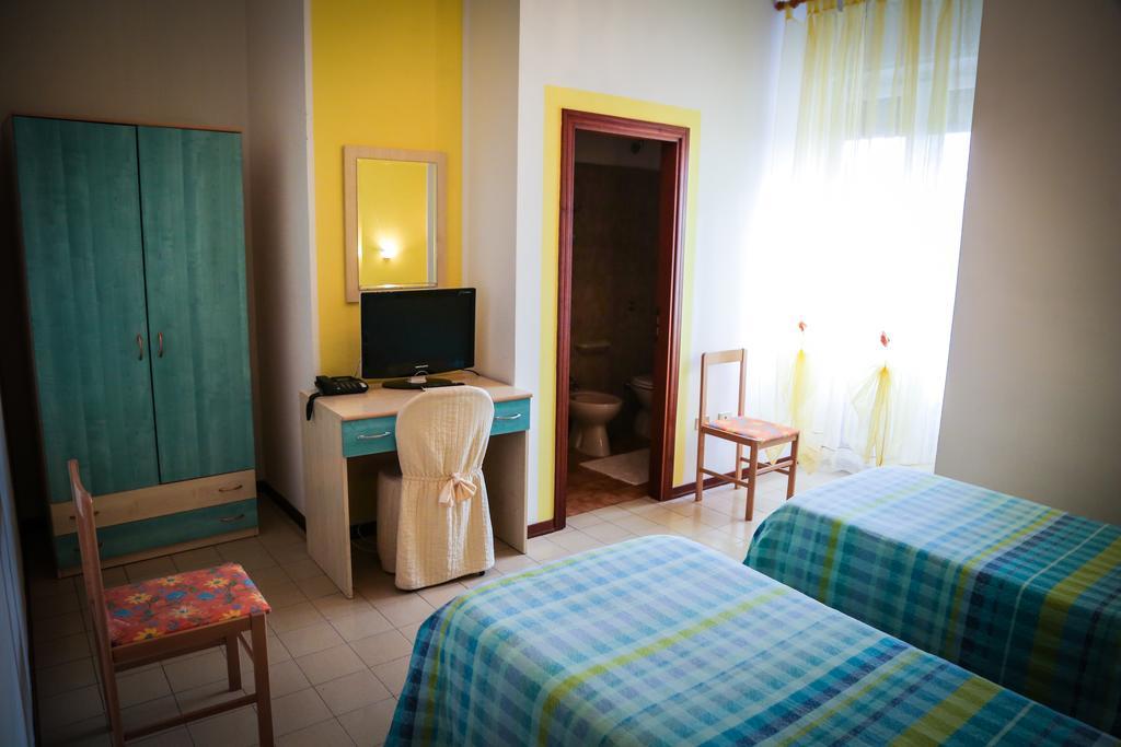 Monte Porzio Hotel Ausonia מראה חיצוני תמונה