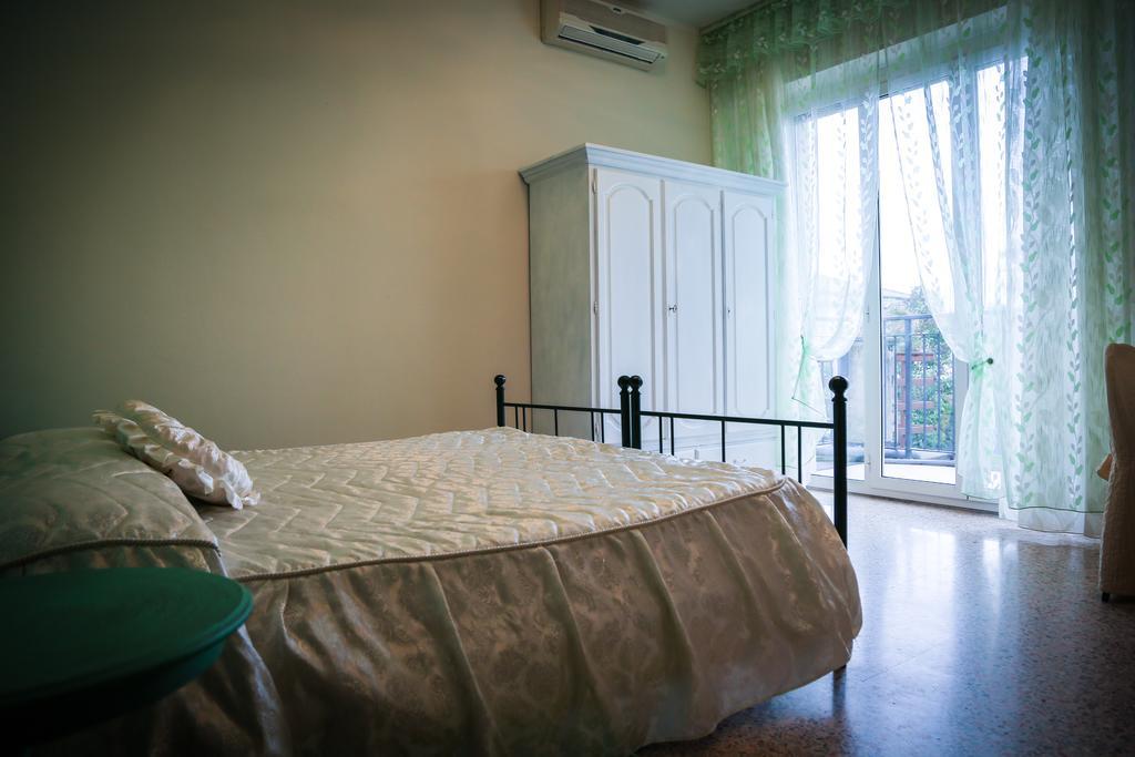 Monte Porzio Hotel Ausonia מראה חיצוני תמונה