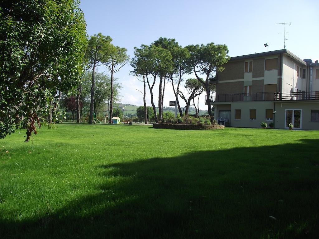 Monte Porzio Hotel Ausonia מראה חיצוני תמונה