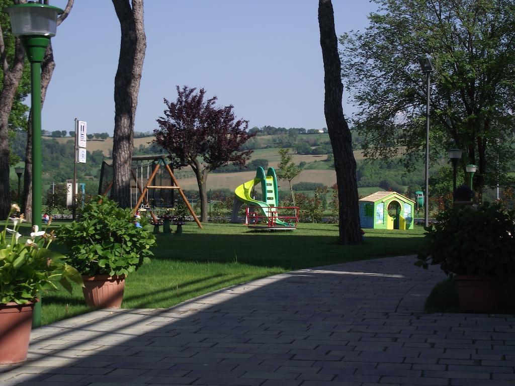 Monte Porzio Hotel Ausonia מראה חיצוני תמונה