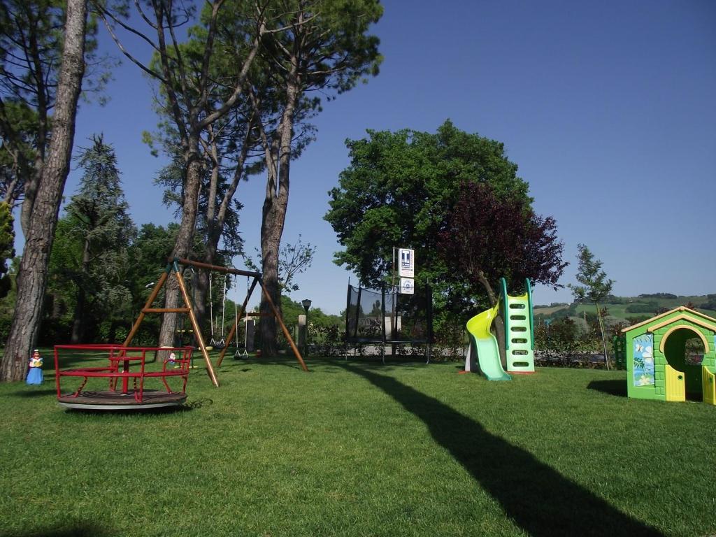 Monte Porzio Hotel Ausonia מראה חיצוני תמונה
