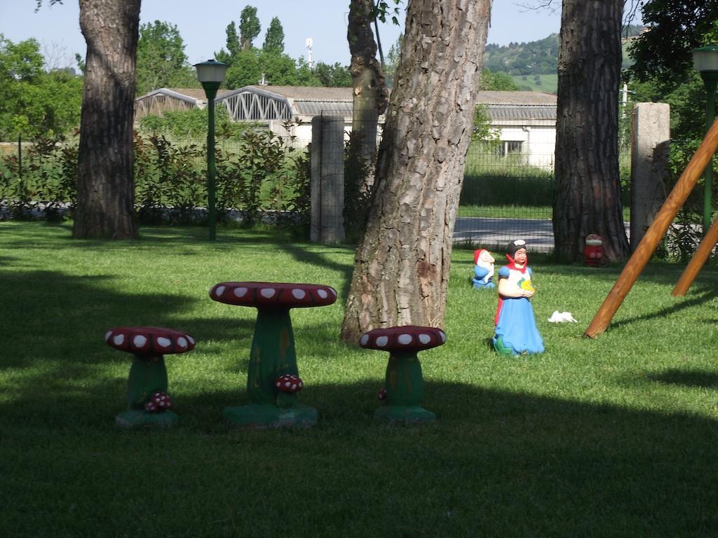 Monte Porzio Hotel Ausonia מראה חיצוני תמונה