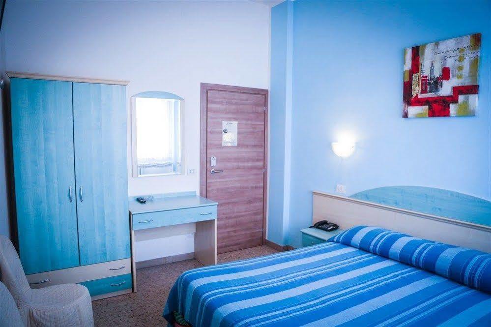 Monte Porzio Hotel Ausonia מראה חיצוני תמונה